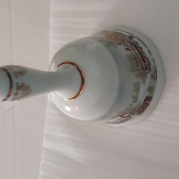 43 year old Vintage Currier&Ives Winter Scenes 1978 Dinner Bell 5 3/8 in.Hx3 W - Picture 8 of 10